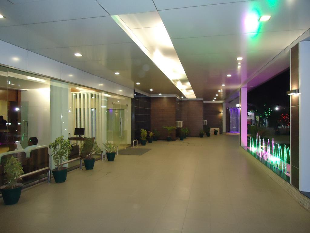 Hotel Sun Plaza Ankleshwar Exterior photo