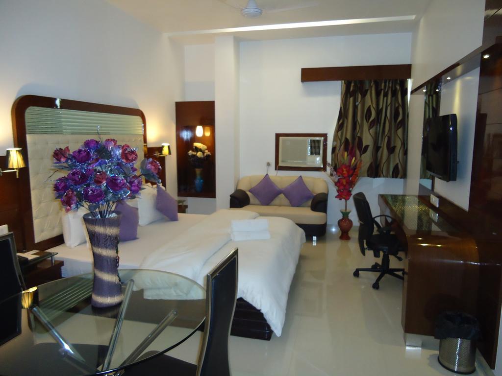 Hotel Sun Plaza Ankleshwar Exterior photo